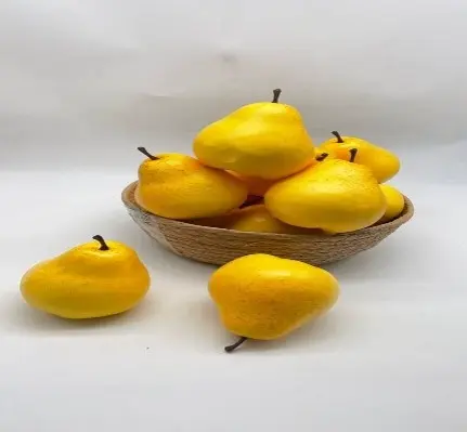 فواكه صناعية شكل الكمثري