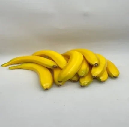 فواكه صناعية شكل الموز